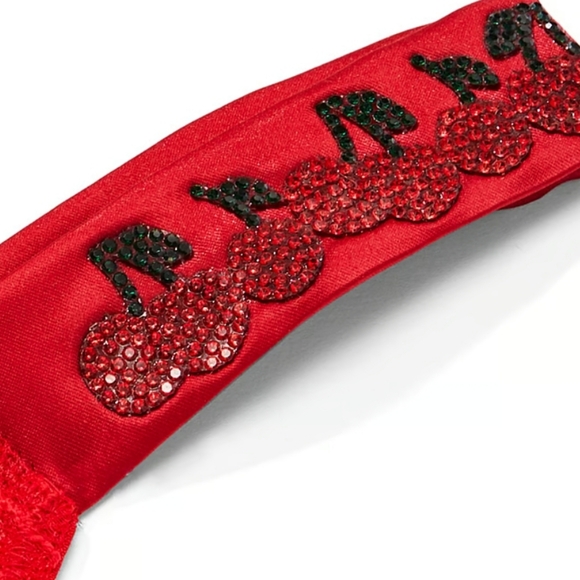 Victoria's Secret Very Sexy Cherry Bomb Shine Strap Thong & Garter Belt Set NWT - Picture 4 of 13